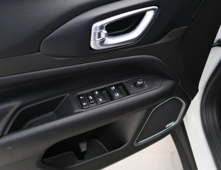 Jeep Compass SUV / Terénní 1,6 l 96 kw