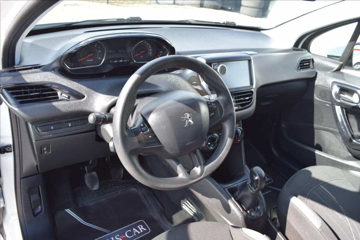 Peugeot 208 Hatchback 1,4 l 50 kw