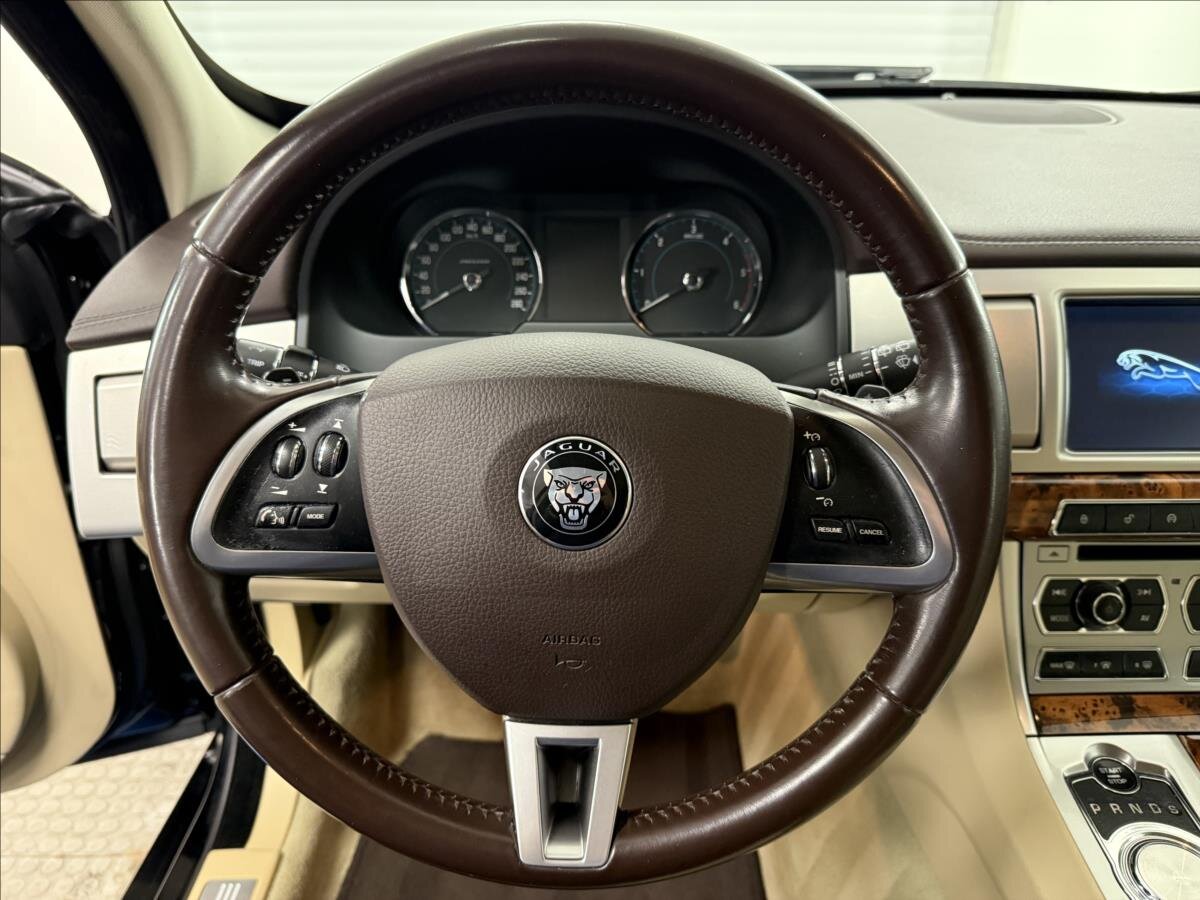 Jaguar XF Kombi 3,0 l 202 kw