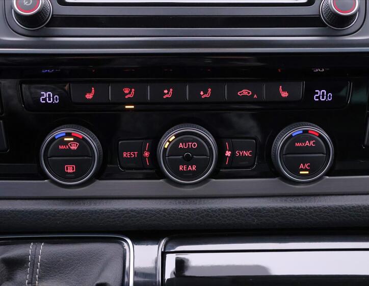 Volkswagen Multivan 24