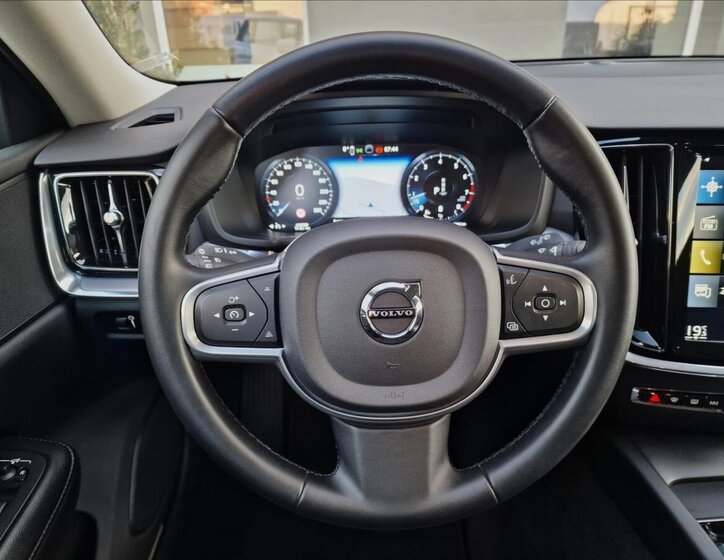 Volvo V60 Kombi 2,0 l 145 kw