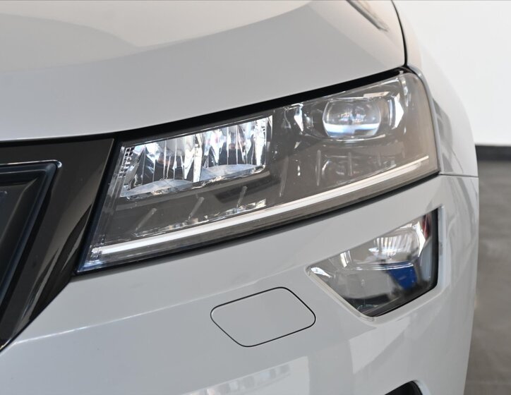 Škoda Karoq SUV 1,5 l 110 kw