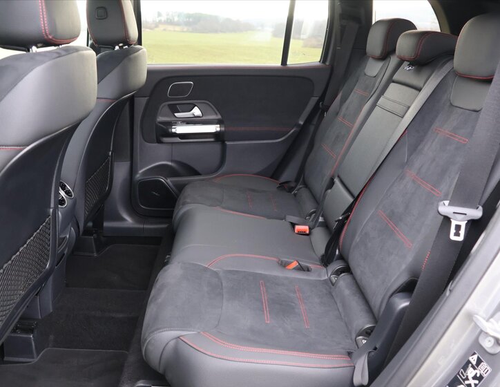 Mercedes-Benz GLB 18