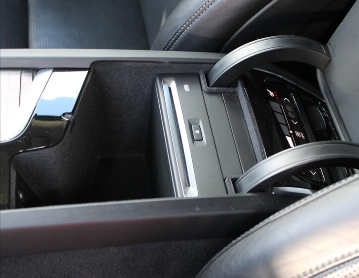 Volvo XC90 SUV / Terénní 2,0 l 165 kw