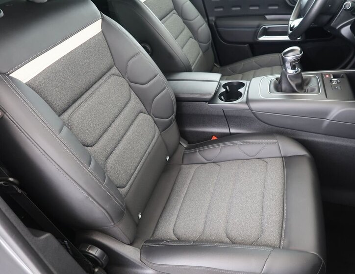 Citroën C5 Aircross SUV / Terénní 1,2 l 96 kw