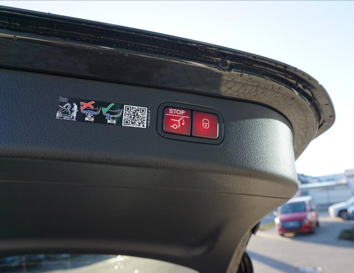 Mercedes-Benz Třídy C 8