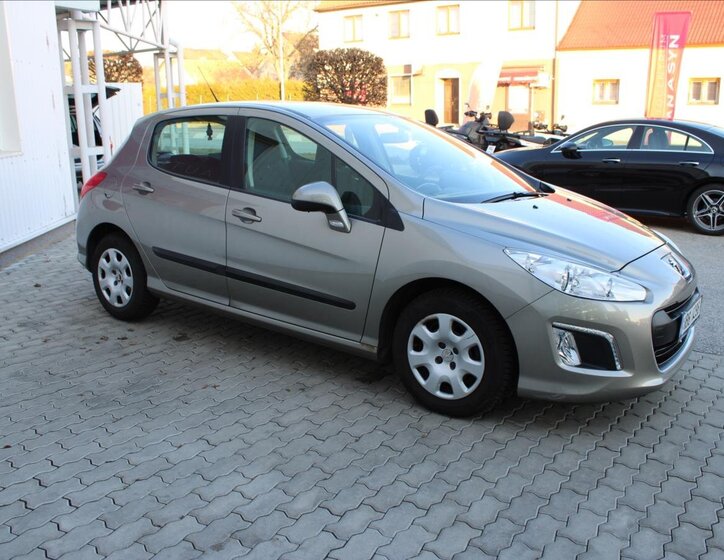 Peugeot 308 Hatchback 1,4 l 72 kw