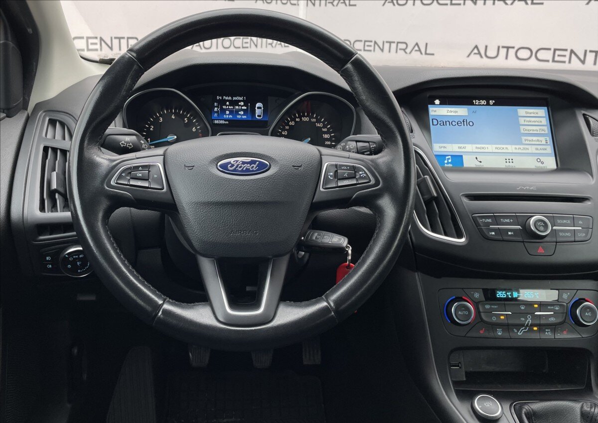 Ford Focus Kombi 999,0 92 kw