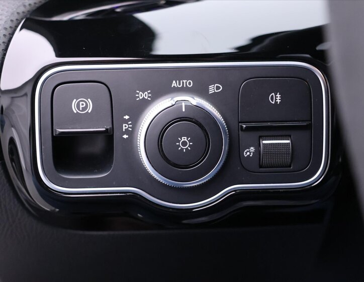 Mercedes-Benz Třídy A Hatchback 2,0 l 310 kw