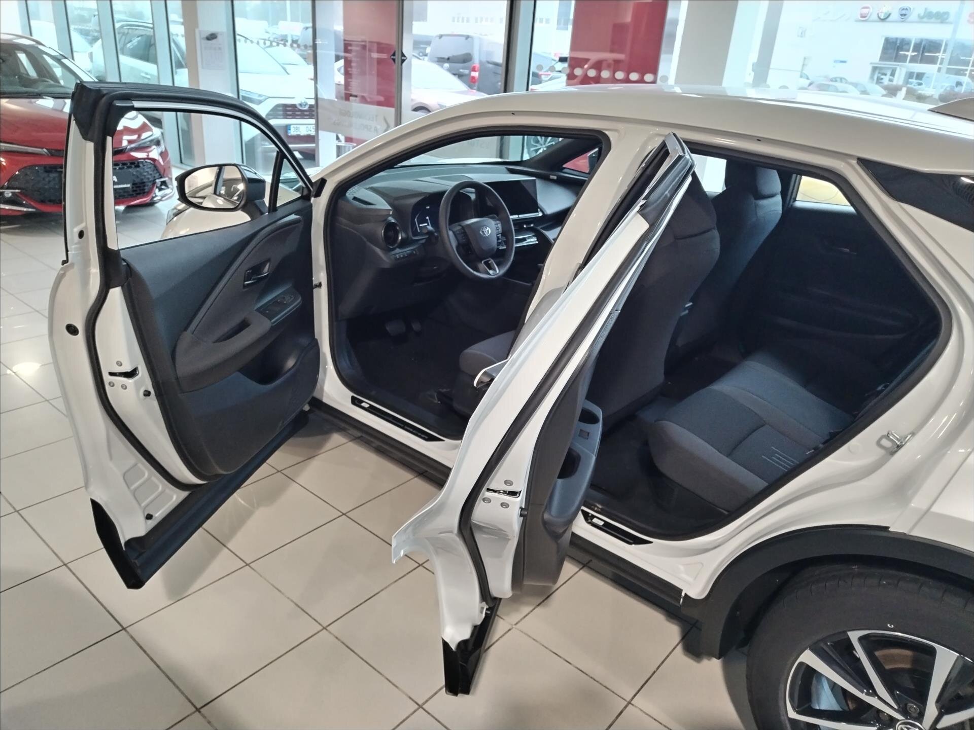 Toyota C-HR CUV 0,0 162 kw