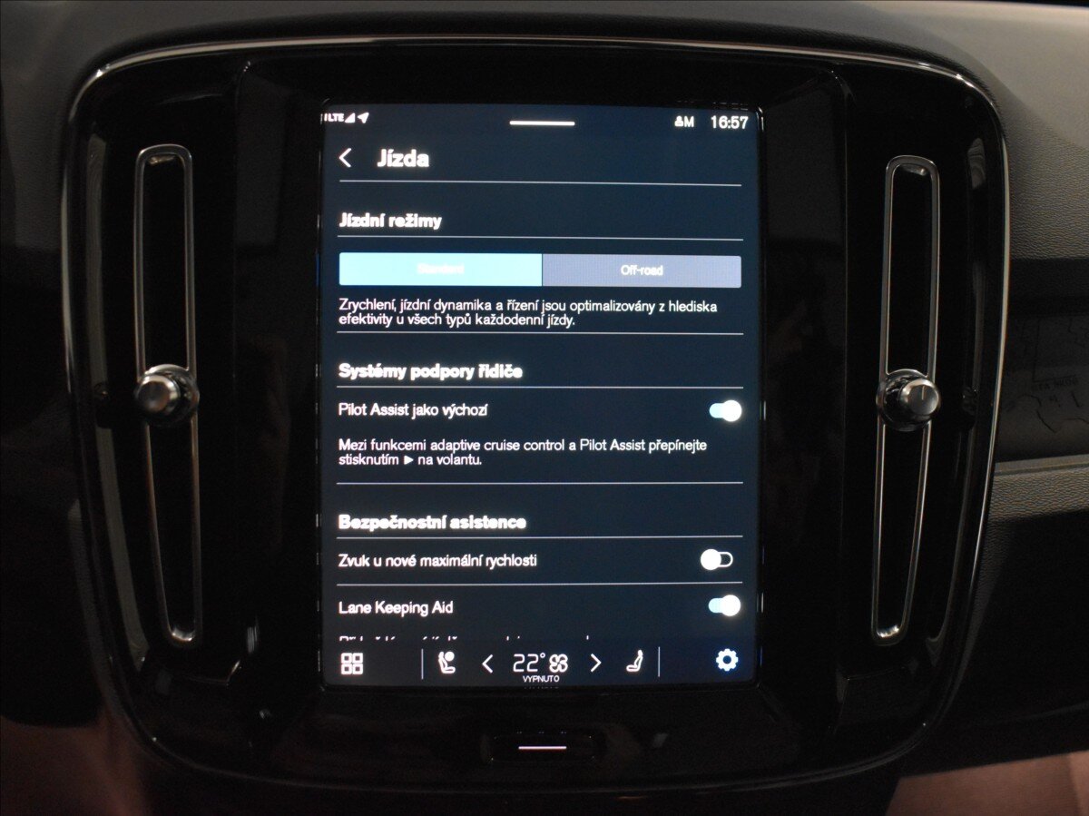 Volvo C40 SUV / Terénní 0,0 185 kw