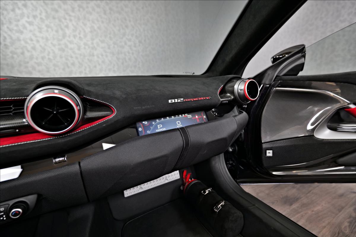 Ferrari 812