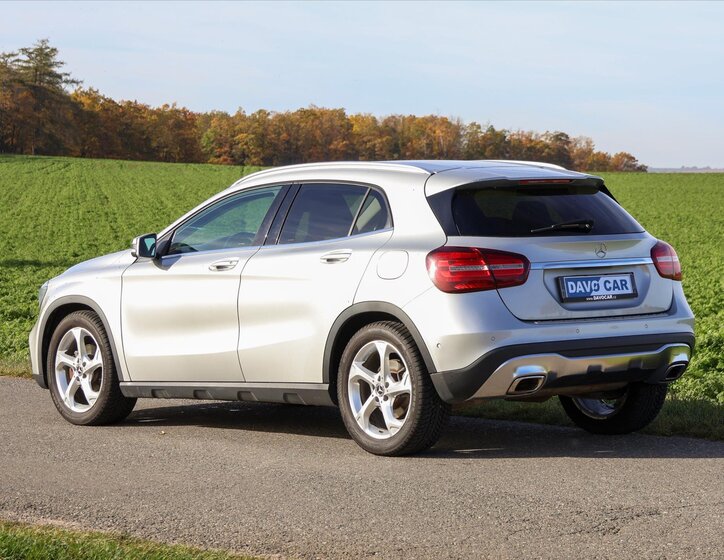 Mercedes-Benz GLA 5