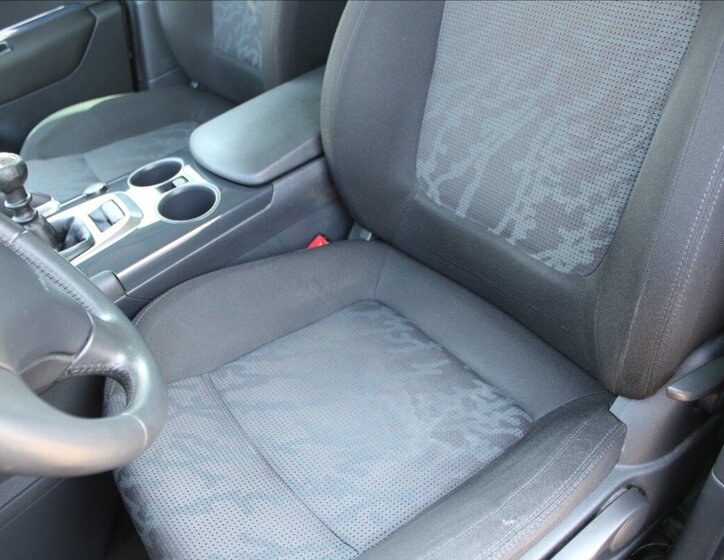 Peugeot 3008 MPV 1,6 l 80 kw