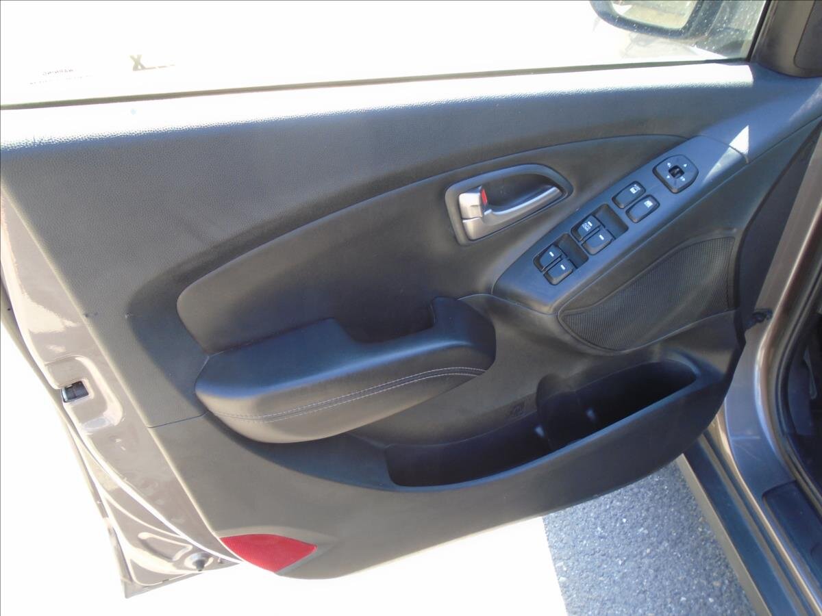 Hyundai ix35 SUV / Terénní 1,6 l 99 kw