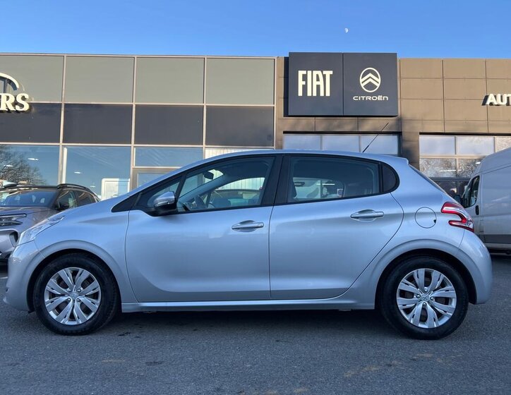 Peugeot 208 Hatchback 1,4 l 70 kw