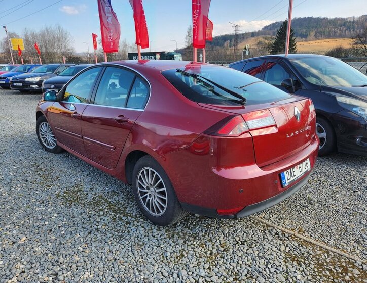 Renault Laguna Sedan / Limuzína 2,0 l 103 kw