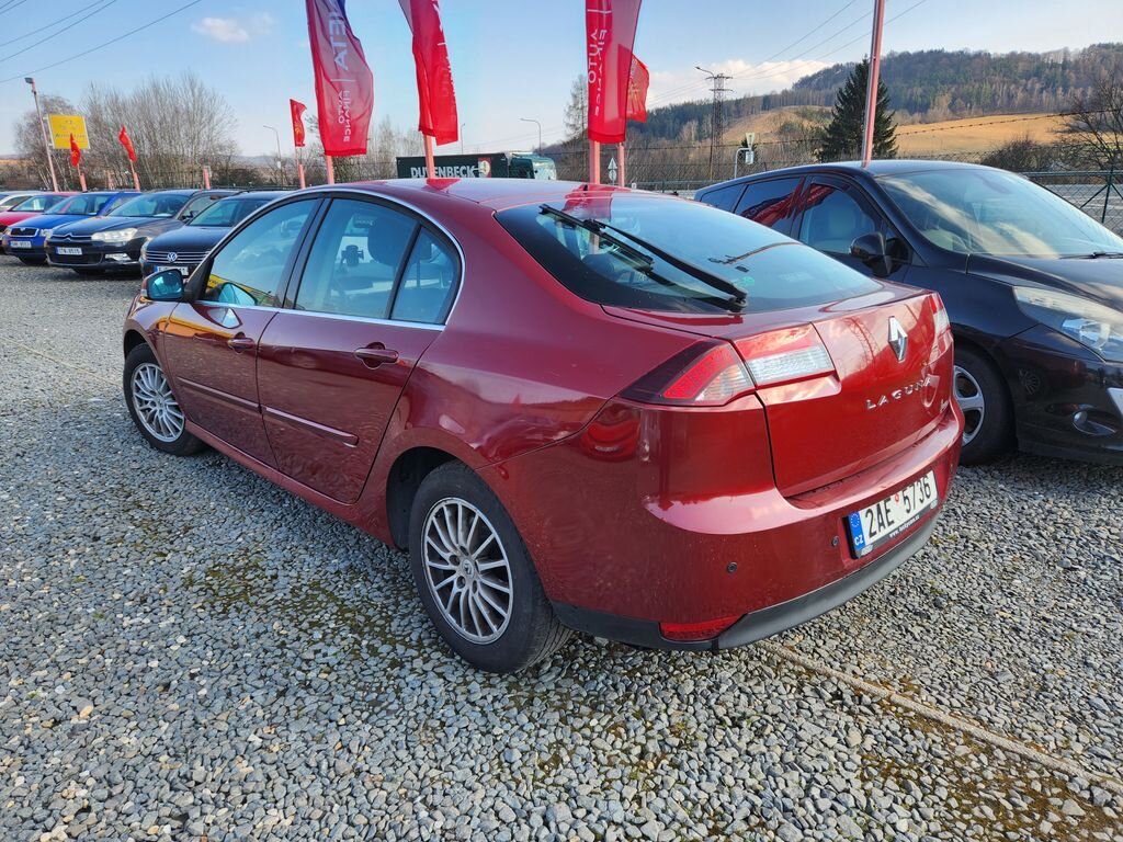Renault Laguna Sedan / Limuzína 2,0 l 103 kw