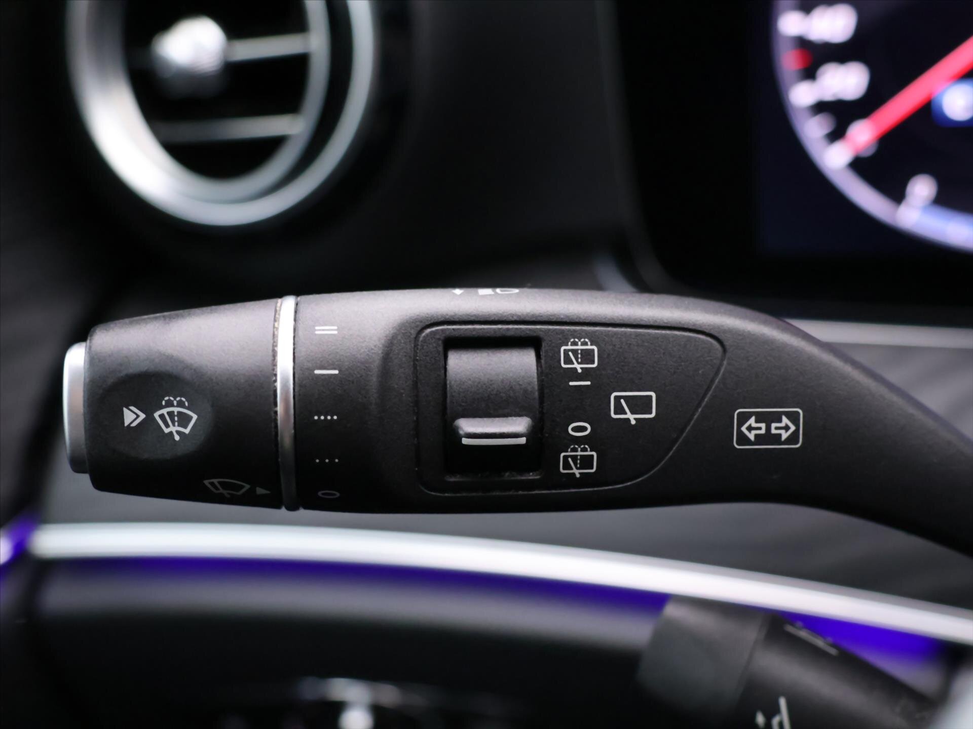 Mercedes-Benz Třídy E Kombi 2,0 l 143 kw