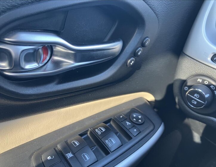 Jeep Cherokee SUV 2,2 l 147 kw