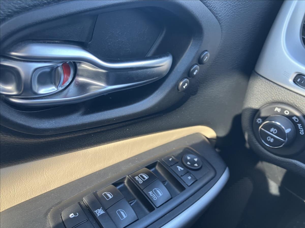 Jeep Cherokee SUV 2,2 l 147 kw