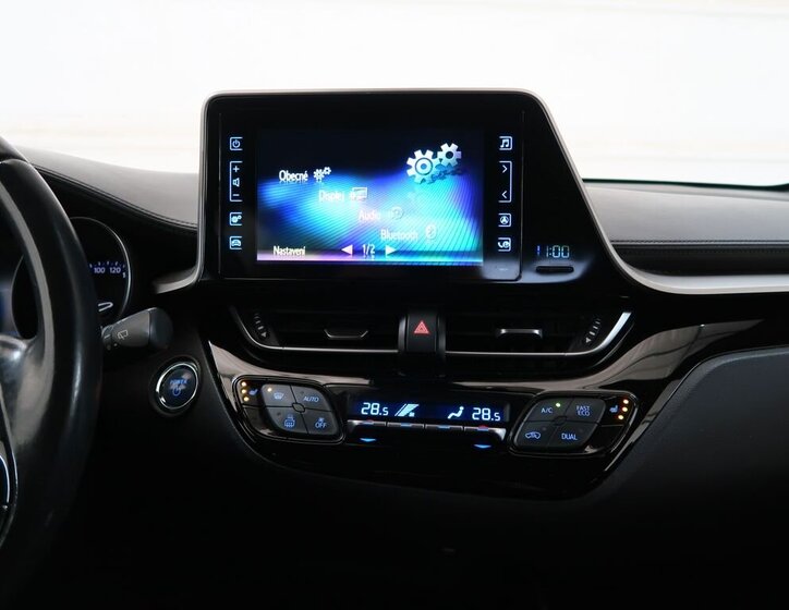 Toyota C-HR SUV 1,8 l 72 kw