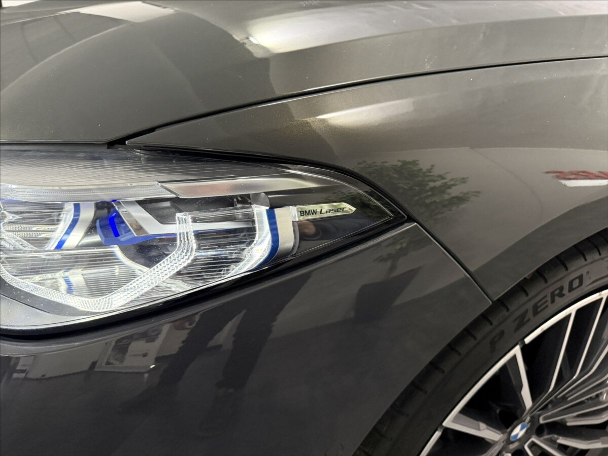 BMW Řada 8 Sedan / Limuzína 3,0 l 250 kw