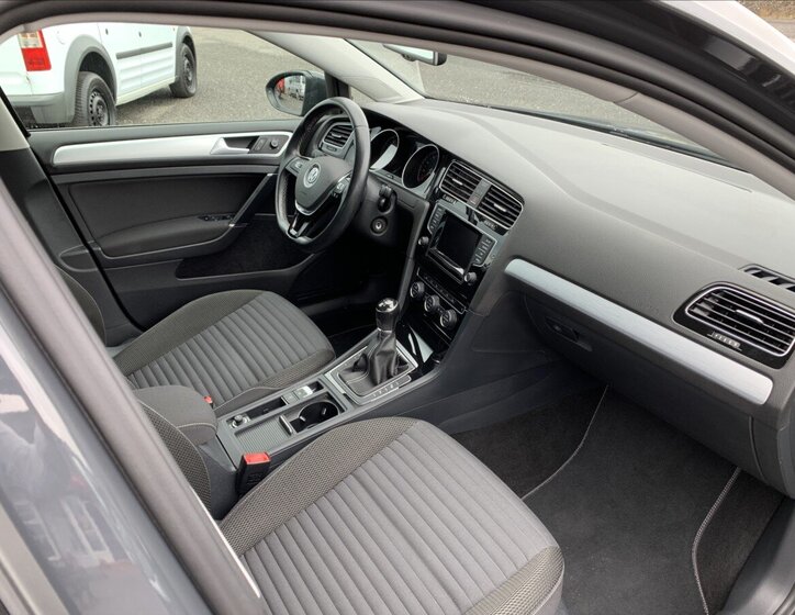 Volkswagen Golf Hatchback 1,2 l 81 kw