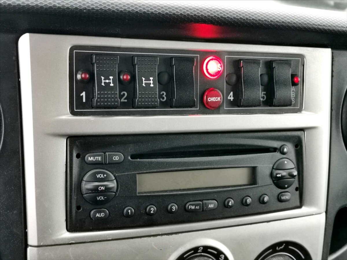 Iveco Ostatní Valník 3,0 l 125 kw