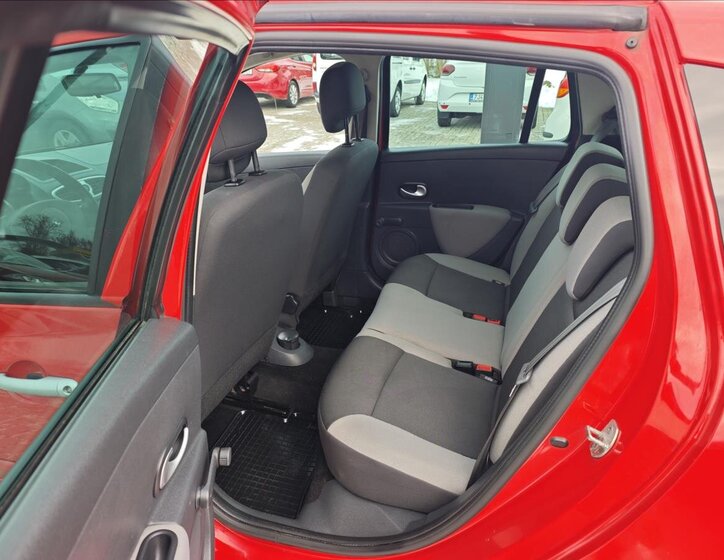 Renault Clio Kombi 1,1 l 55 kw