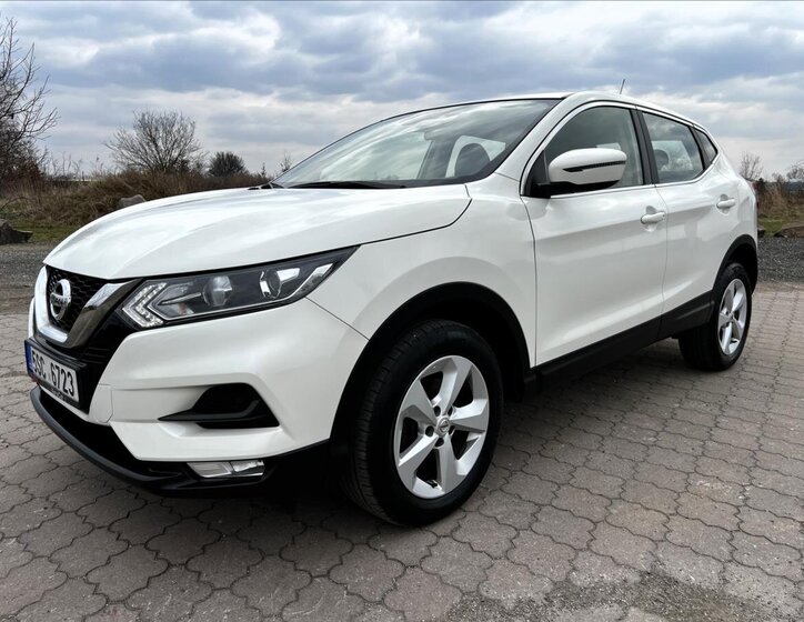 Nissan Qashqai SUV / Terénní 1,3 l 103 kw