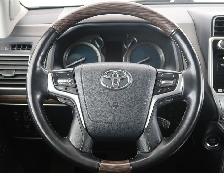 Toyota Land Cruiser 15