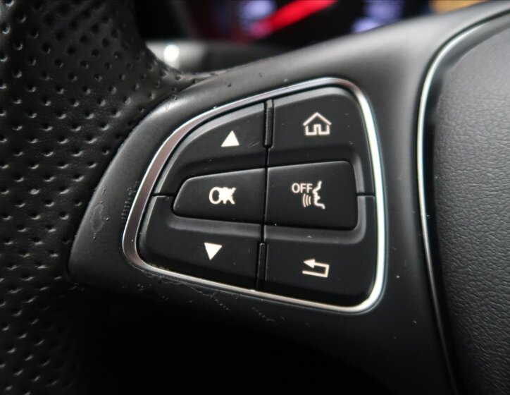 Mercedes-Benz Třídy C Sedan / Limuzína 2,1 l 125 kw