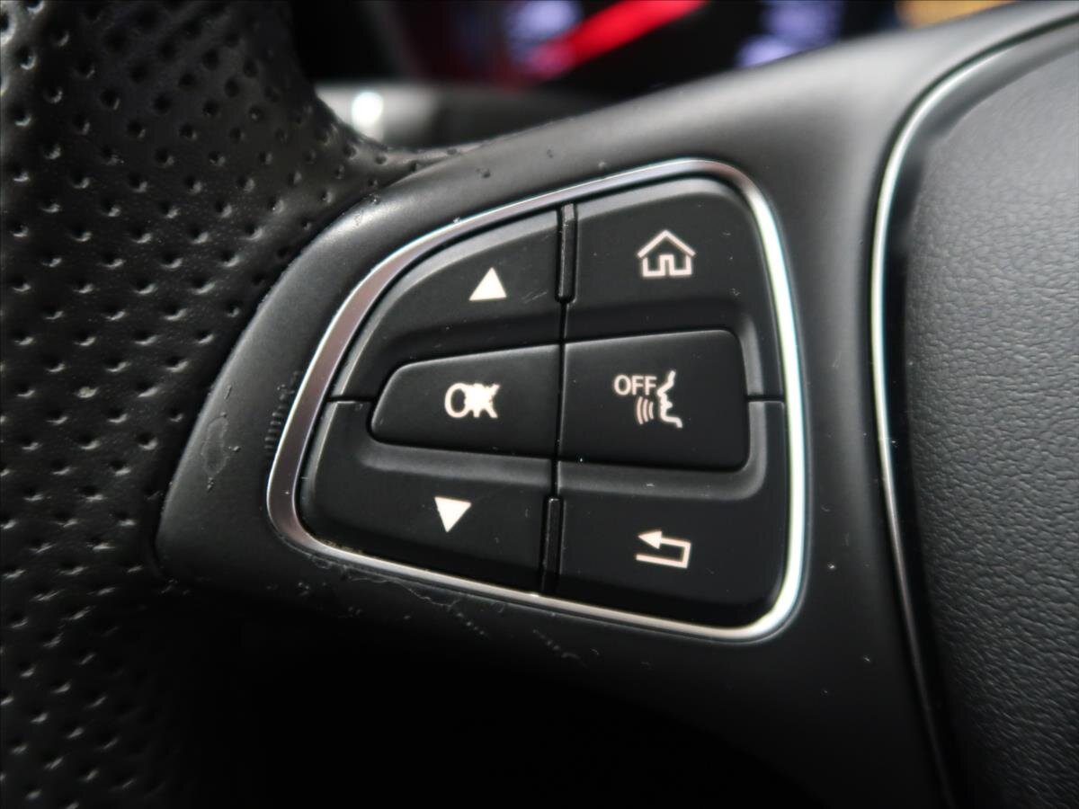 Mercedes-Benz Třídy C Sedan / Limuzína 2,1 l 125 kw