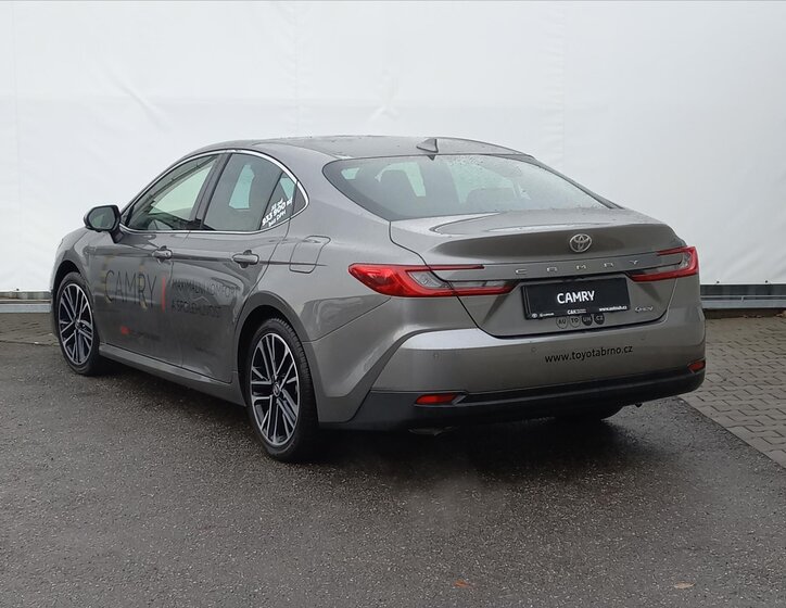 Toyota Camry Sedan 2,5 l 137 kw