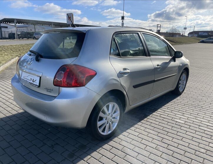 Toyota Auris 4