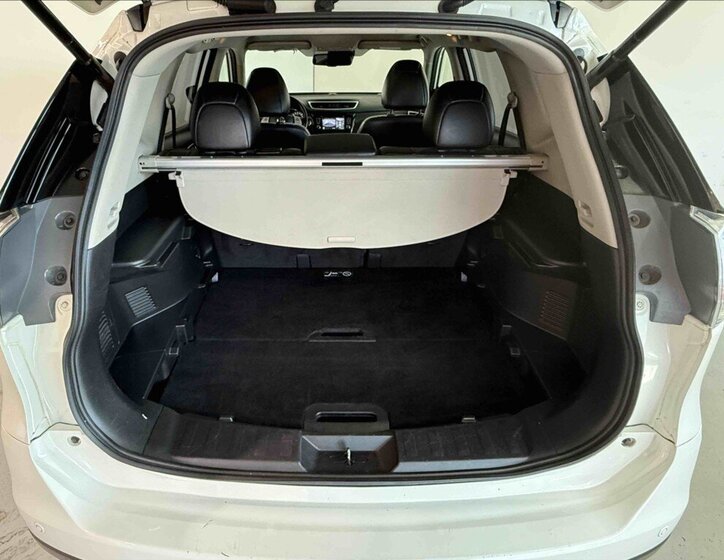 Nissan X-Trail SUV 1,6 l 96 kw