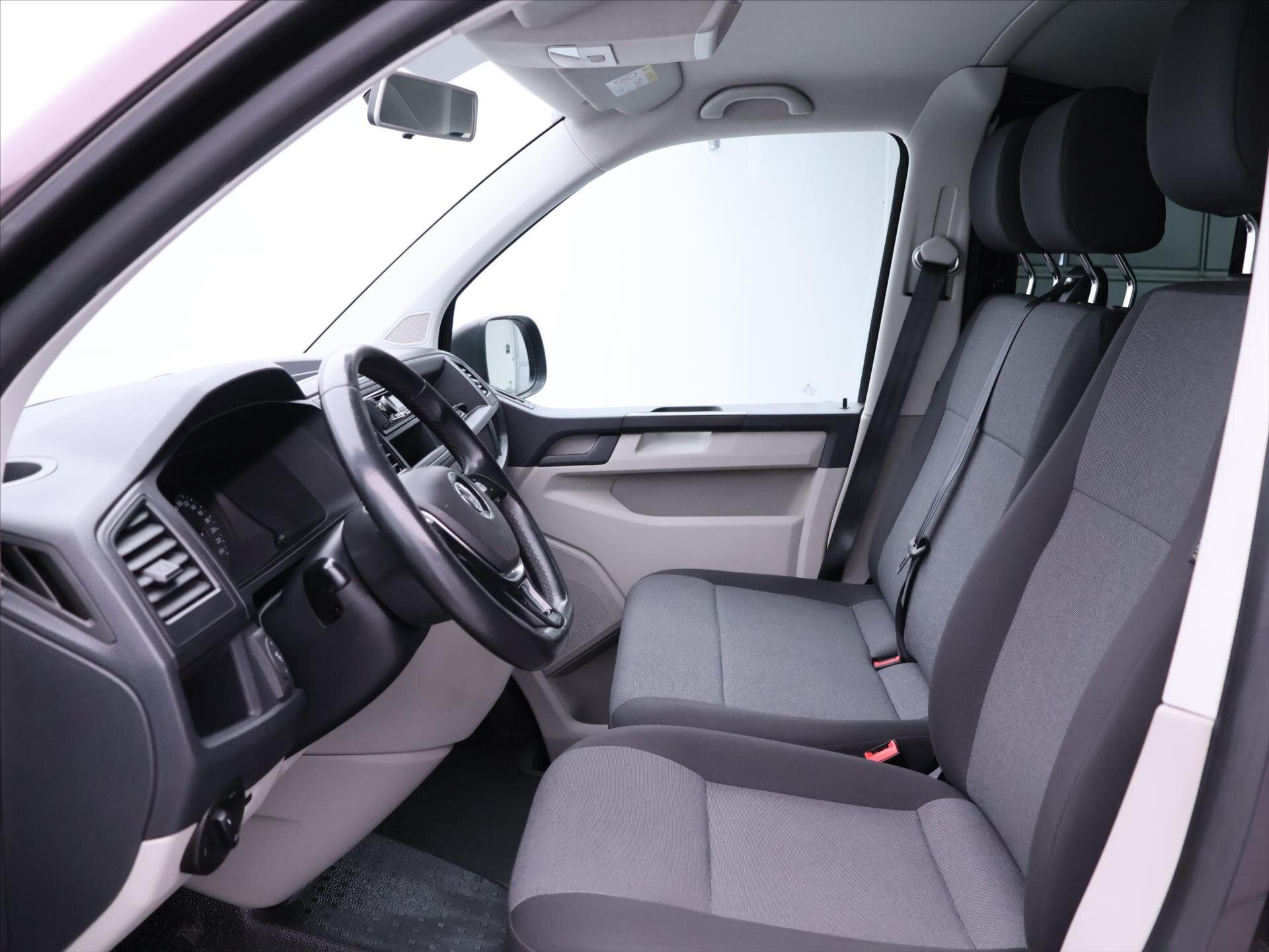 Volkswagen Transporter Kombi 2,0 l 75 kw