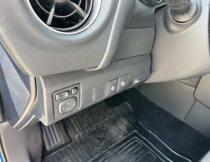 Toyota Auris Hatchback 1,8 l 73 kw