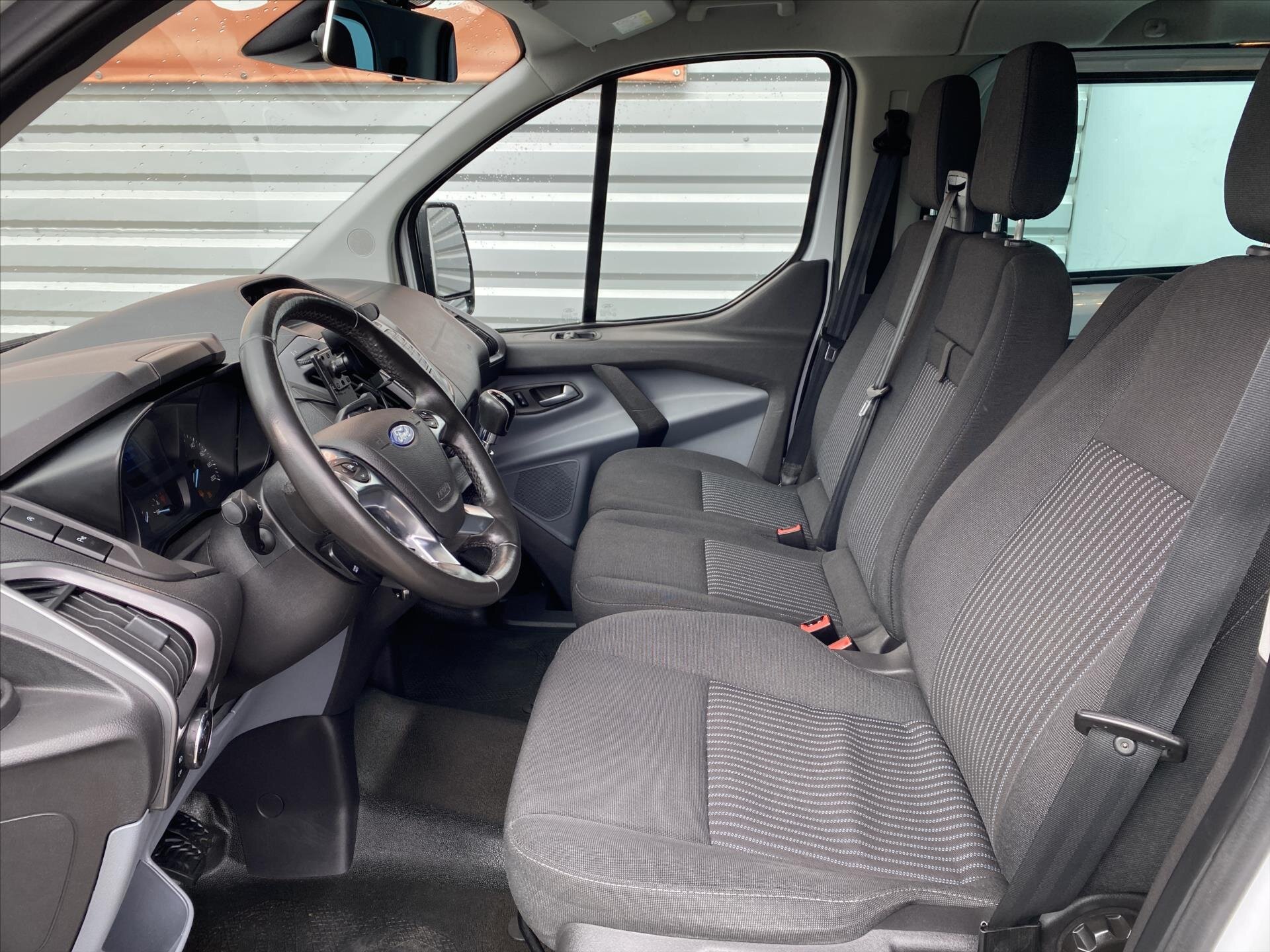 Ford Tourneo Custom MPV 2,0 l 96 kw