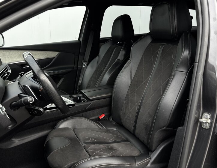 Peugeot 5008 SUV 2,0 l 130 kw