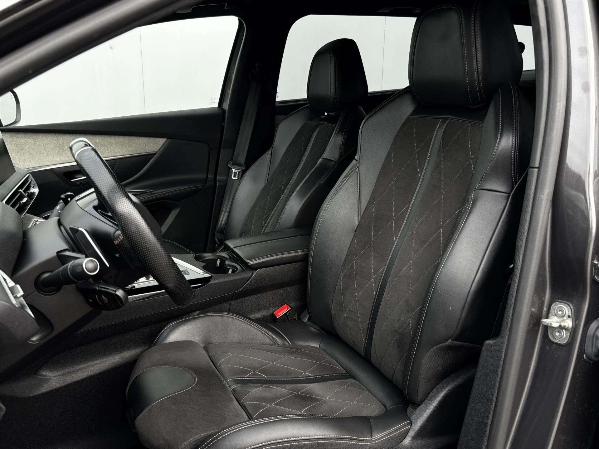 Peugeot 5008 SUV 2,0 l 130 kw