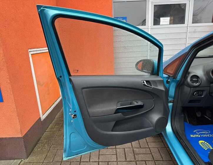 Opel Corsa Hatchback 1,4 l 64 kw