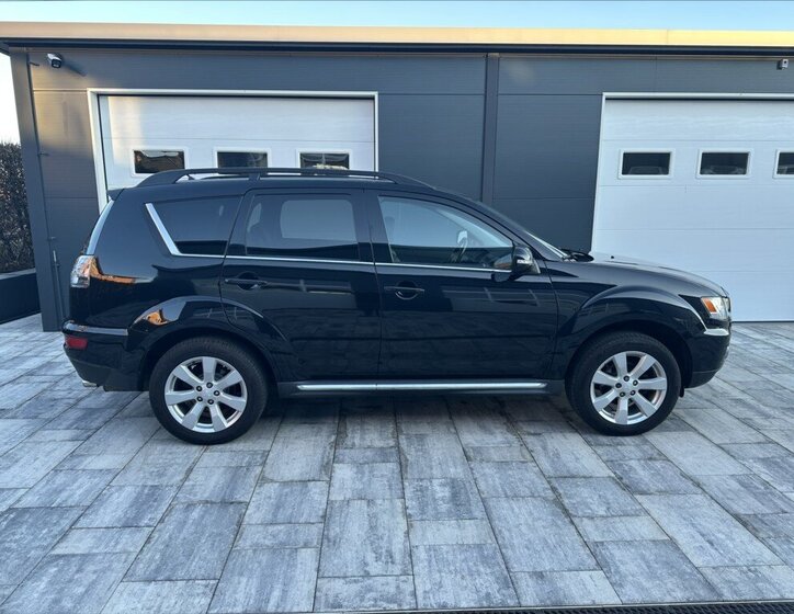 Mitsubishi Outlander SUV / Terénní 2,3 l 130 kw