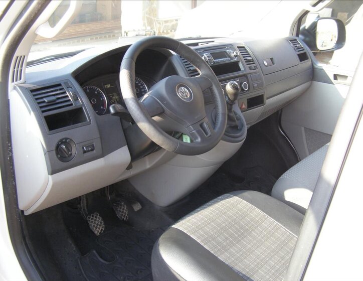 Volkswagen Caravelle 13