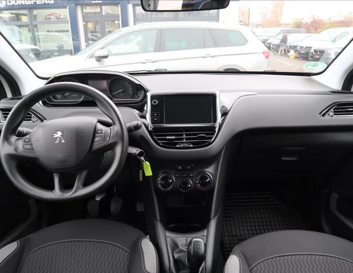 Peugeot 208 16