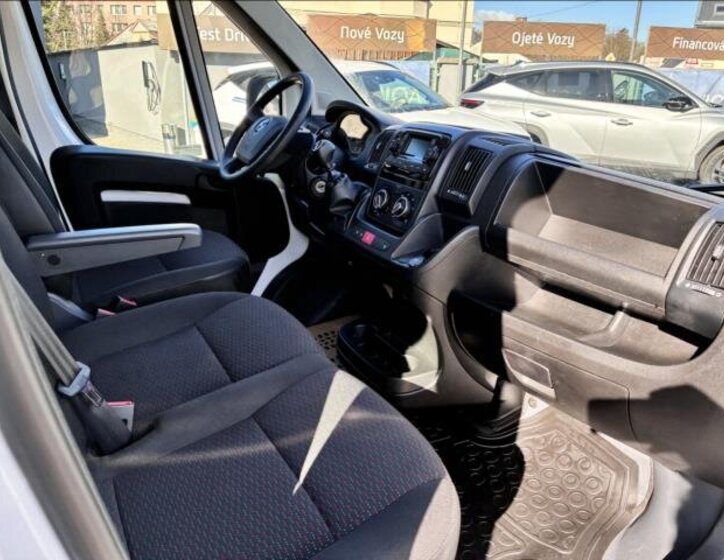 Opel Movano Skříň 2,2 l 103 kw