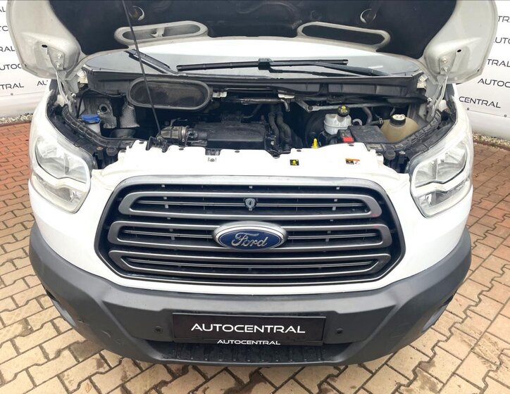 Ford Transit 8
