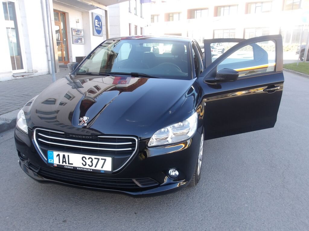 Peugeot 301 Sedan / Limuzína 1,2 l 53 kw