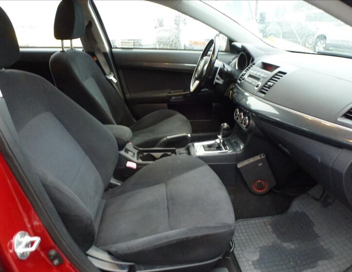 Mitsubishi Lancer Hatchback 2,0 l 217 kw